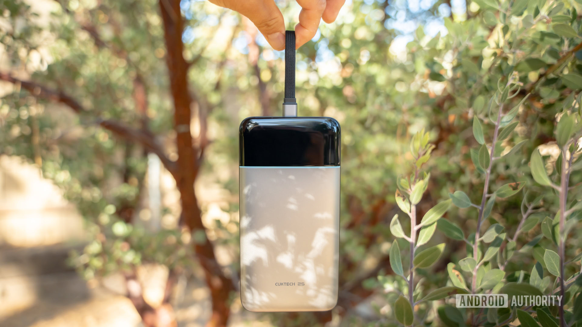 CUKTECH 25 Power Bank SE hanging 1