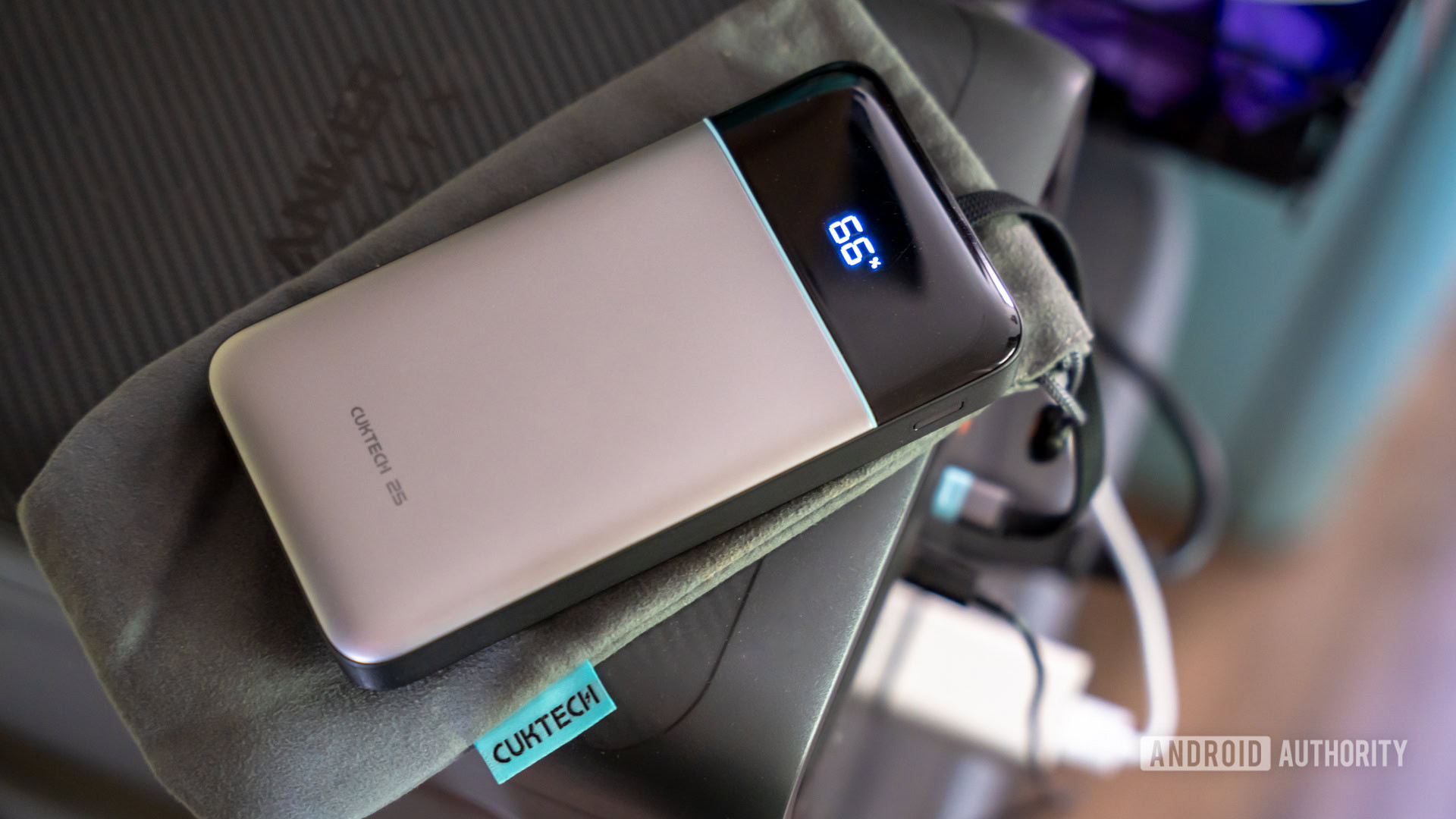 CUKTECH 25 Power Bank SE showing percentage while charging CUKTECH 25 Power Bank SE showing percentage while charging
