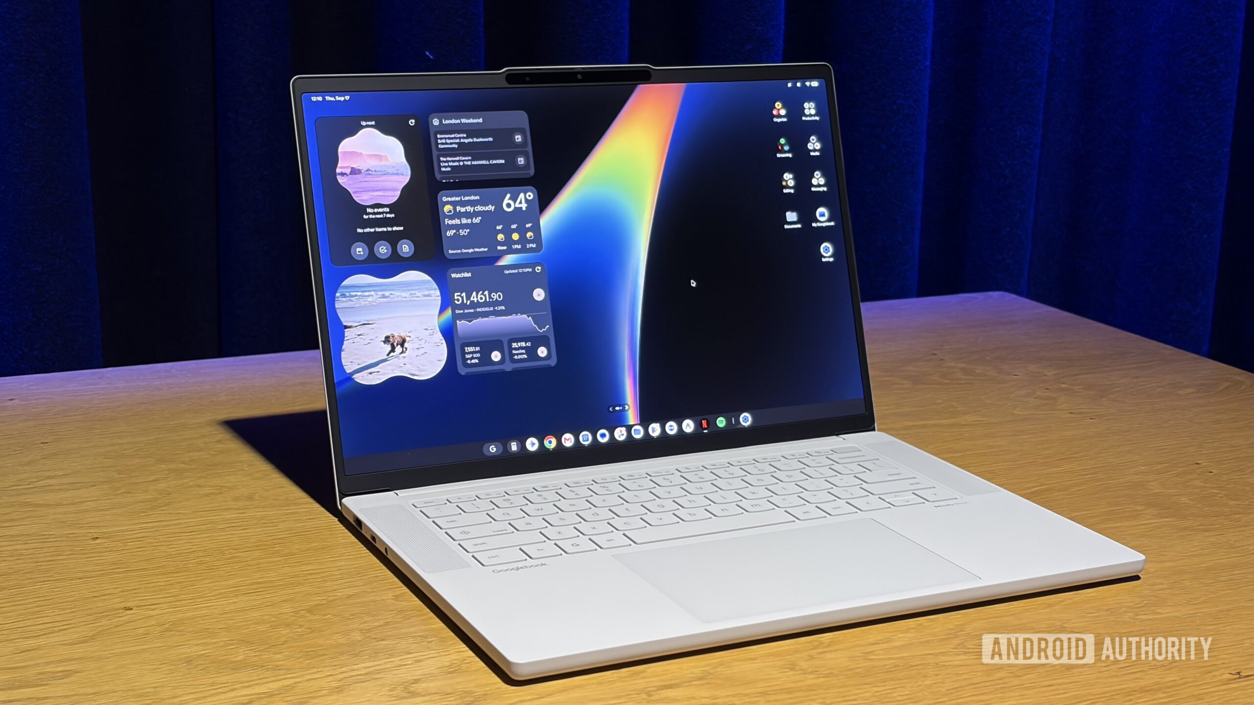 Lenovo Googlebook 15 open