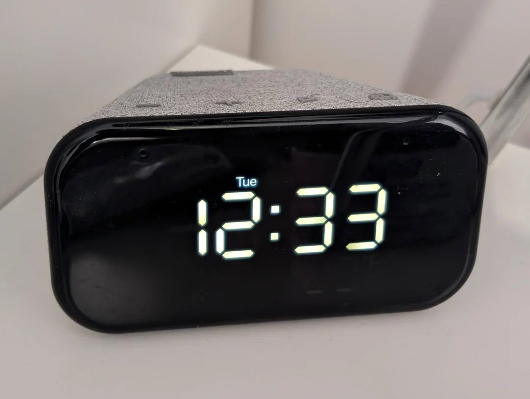 Lenovo-Smart-Clock-Essential-missing-weather-and-temperature