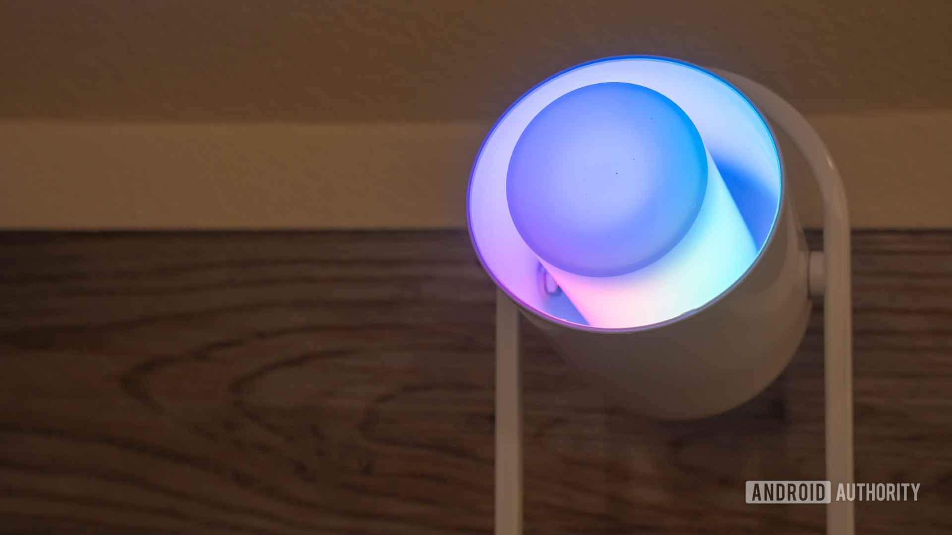 Linkind Smart Light Stick Pro turned on in color in lamp 3 Linkind Smart Light Stick Pro turned on in color in lamp 3