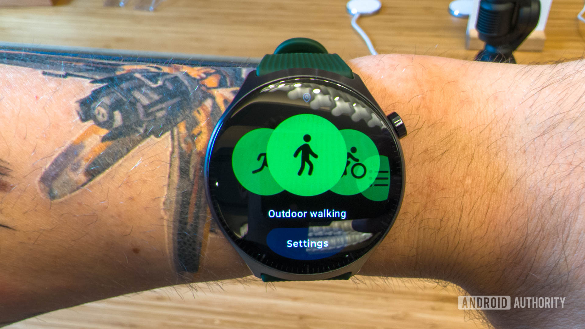 Motorola Moto Watch Ultra (6 of 7) Motorola Moto Watch Ultra (6 of 7)