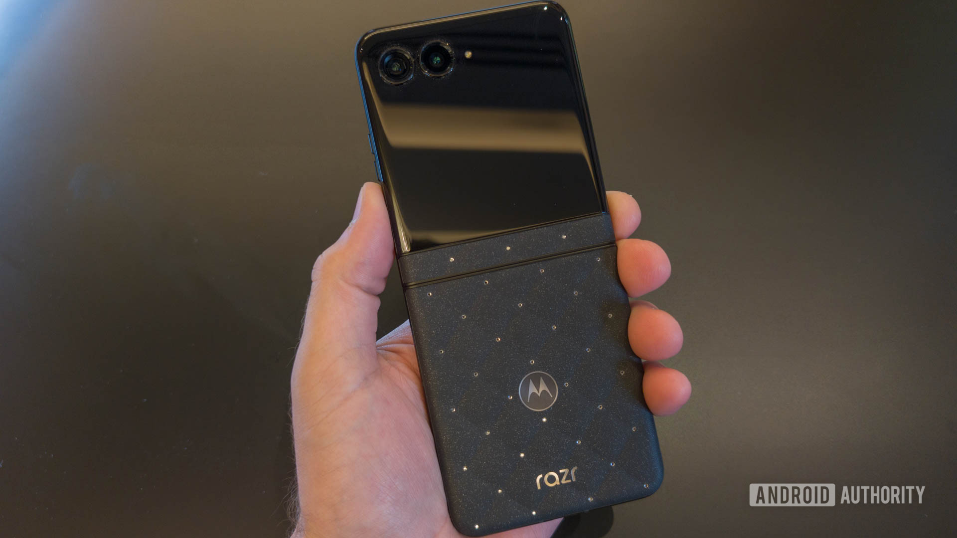 Motorola Razr (2026) with Crystals by Swarovski (2 of 6)