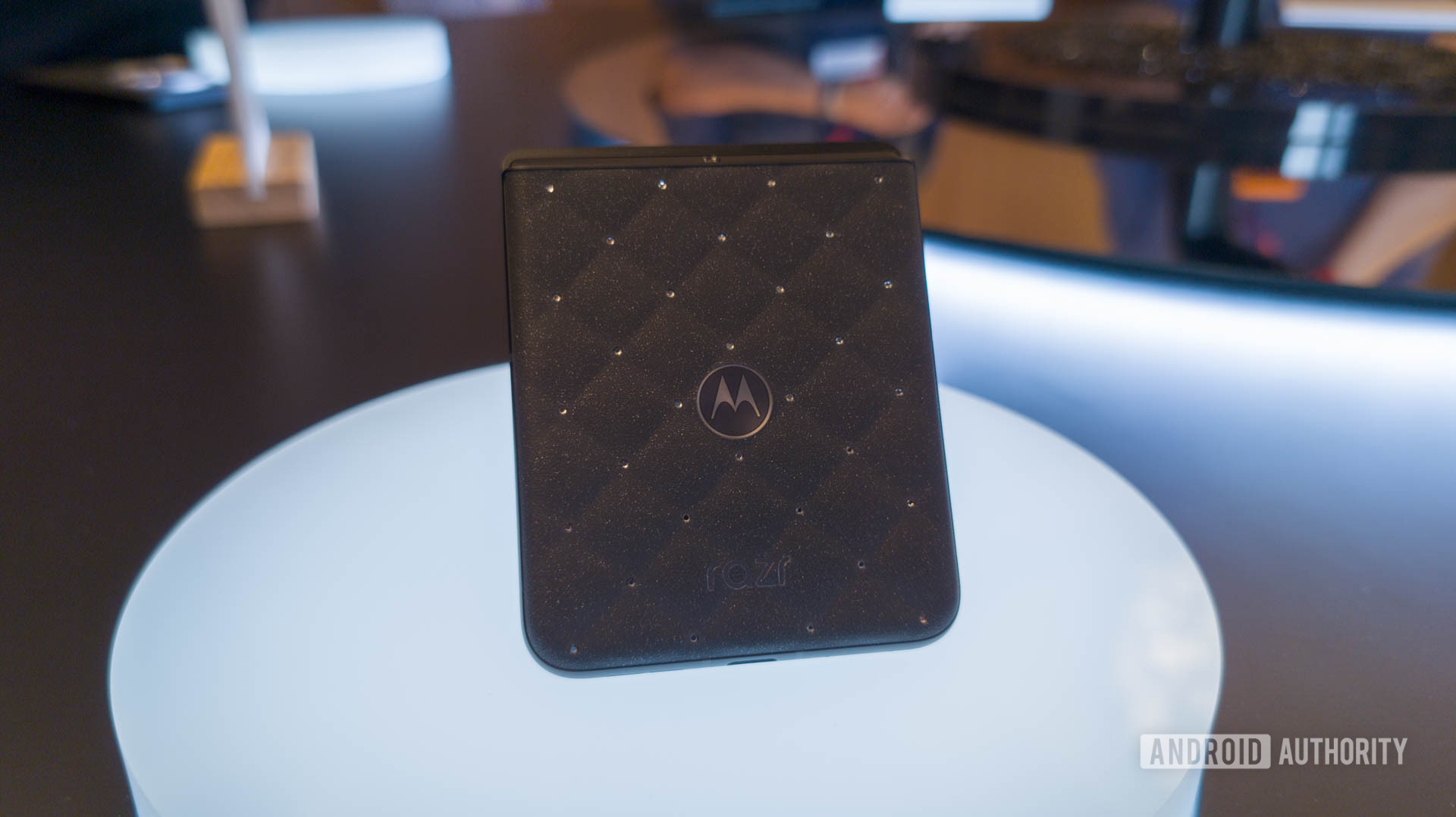 Motorola Razr (2026) with Crystals by Swarovski (6 of 6)