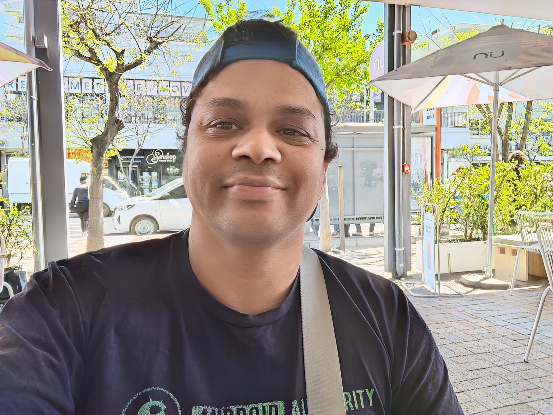 Redmagic 11 Pro cafe selfie scaled
