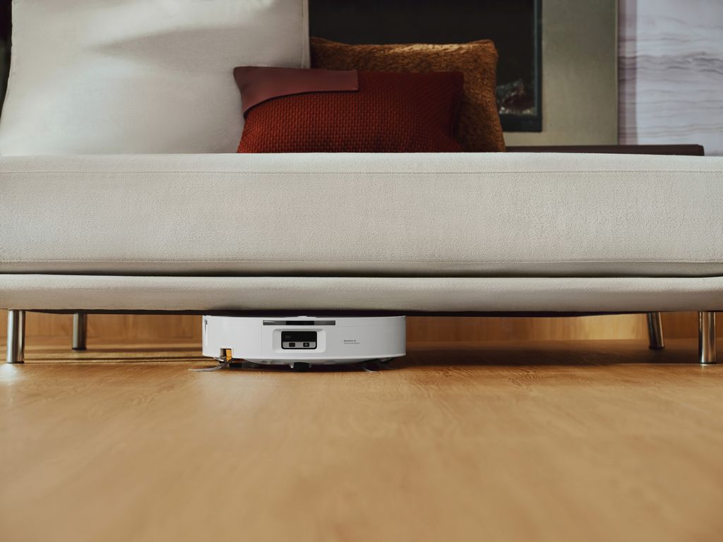 Roborock 20 Flow under couch