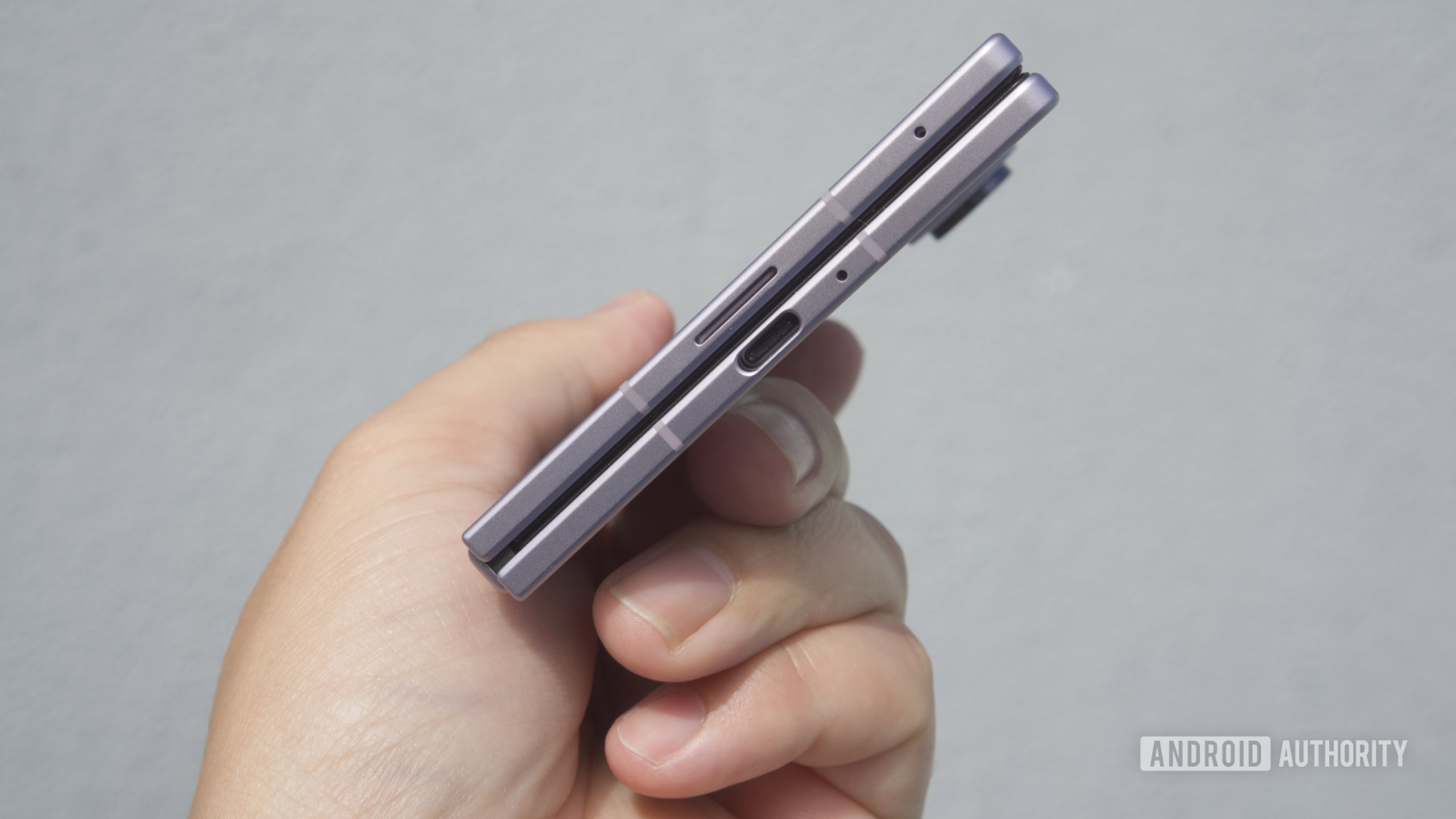 Samsung Galaxy Z Fold 8 bottom view Samsung Galaxy Z Fold 8 bottom view
