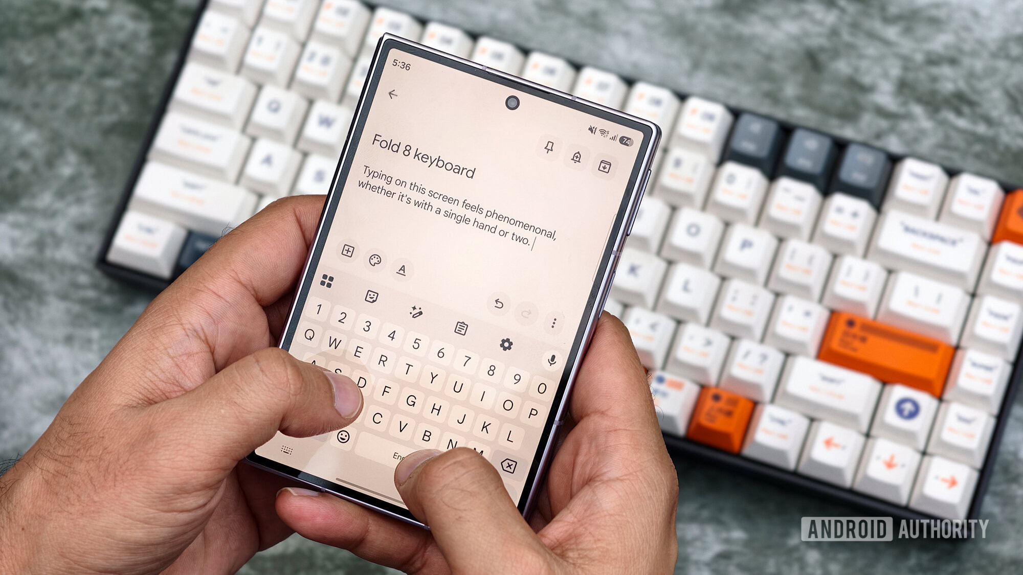 Samsung Galaxy Z Fold typing cover screen Samsung Galaxy Z Fold typing cover screen