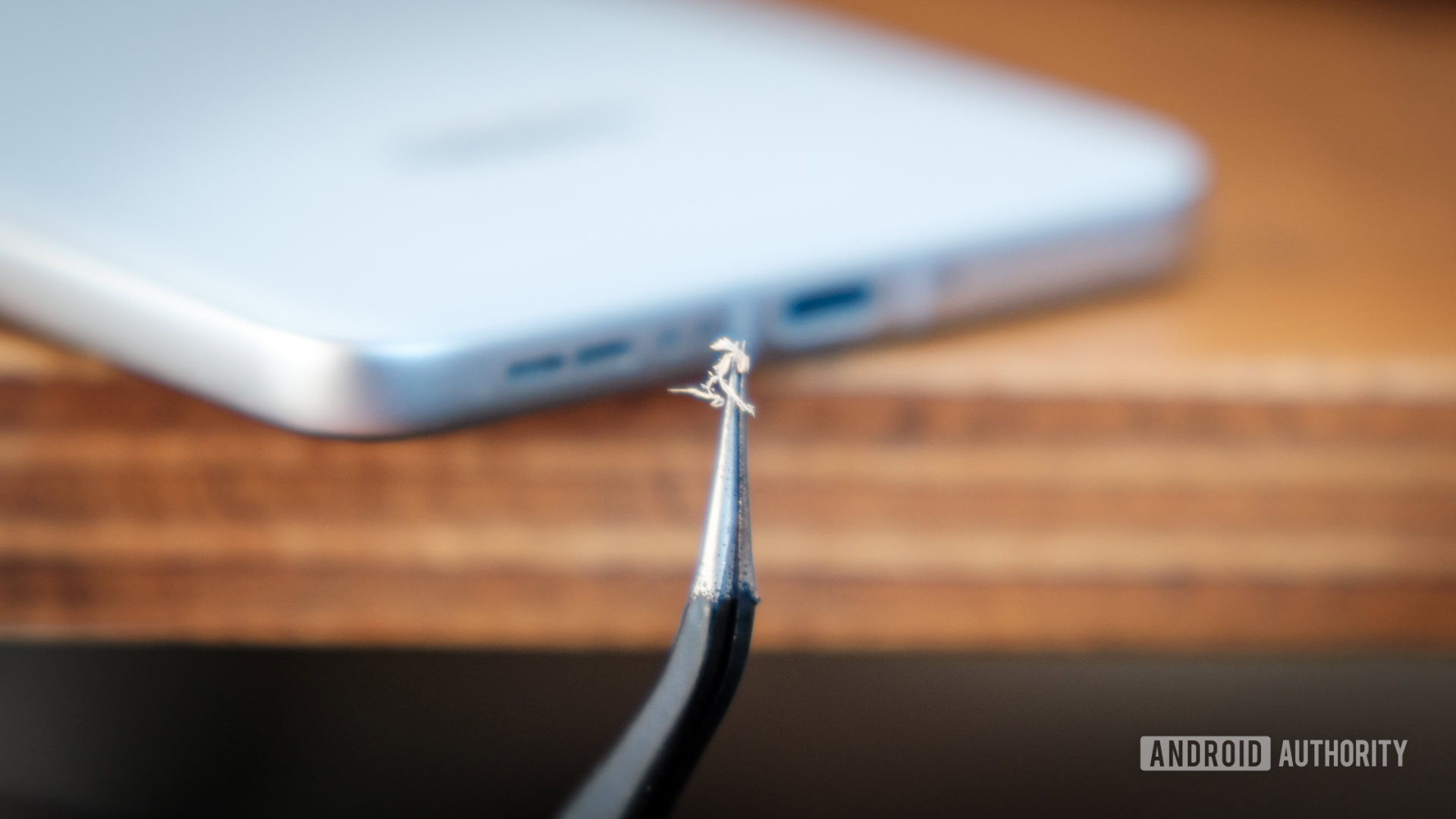 USB C port cleaning USB C port cleaning