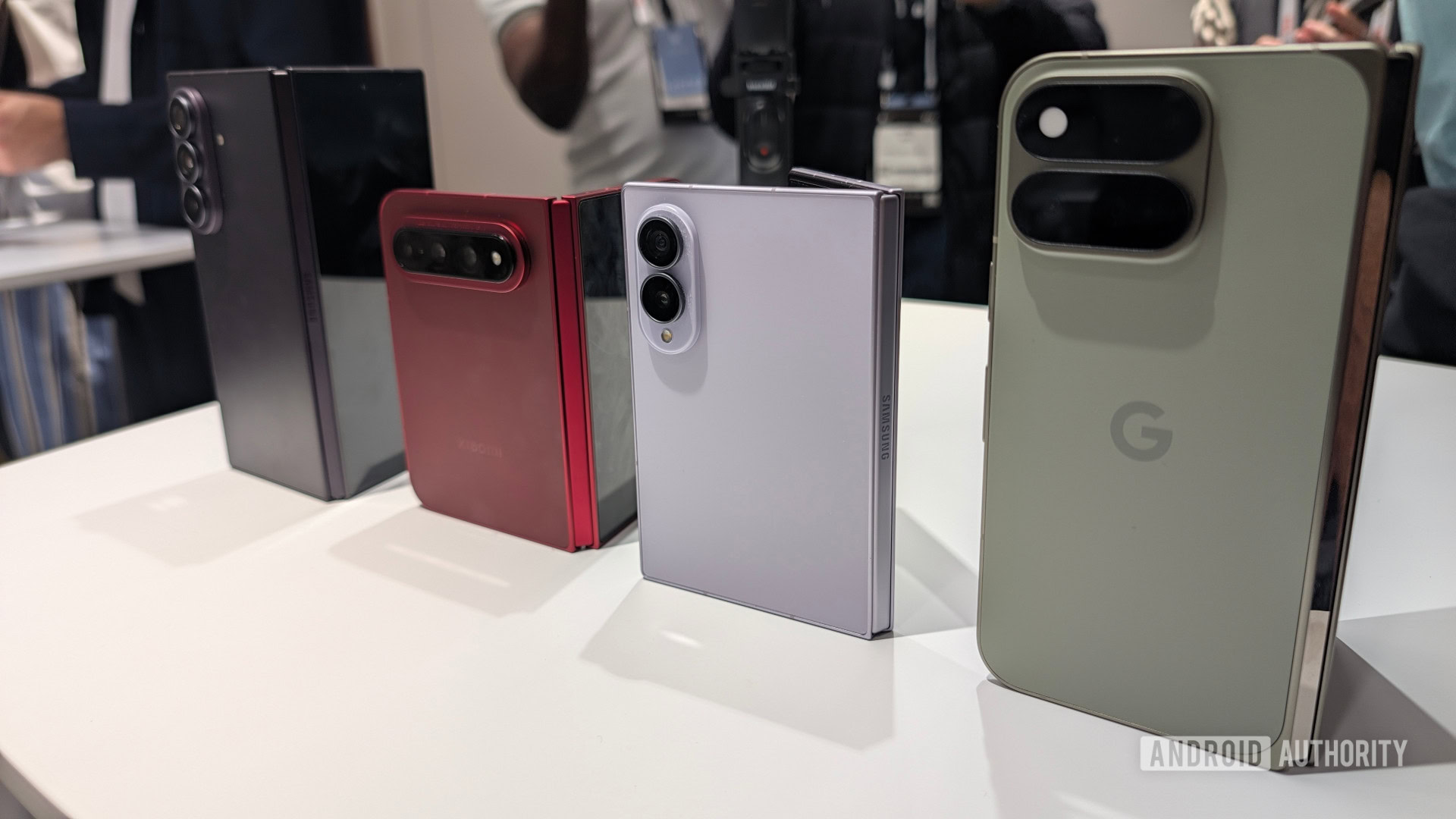 Xiaomi 18 Fold vs Galaxy Z Fold 8 Pixel 11 Pro Fold Galaxy Z Fold 8 Ultra