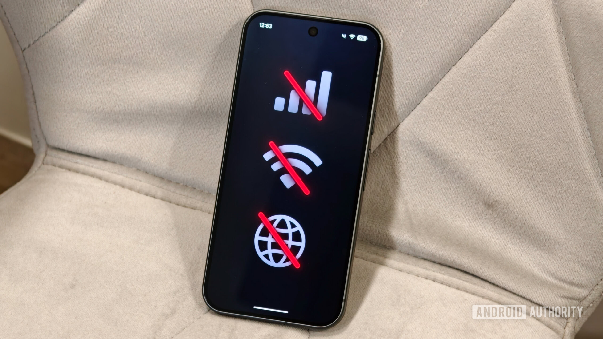 pixel 11 signal issues An image showcasing connectivity and Wi-Fi issues on the Google Pixel 11 Pro
