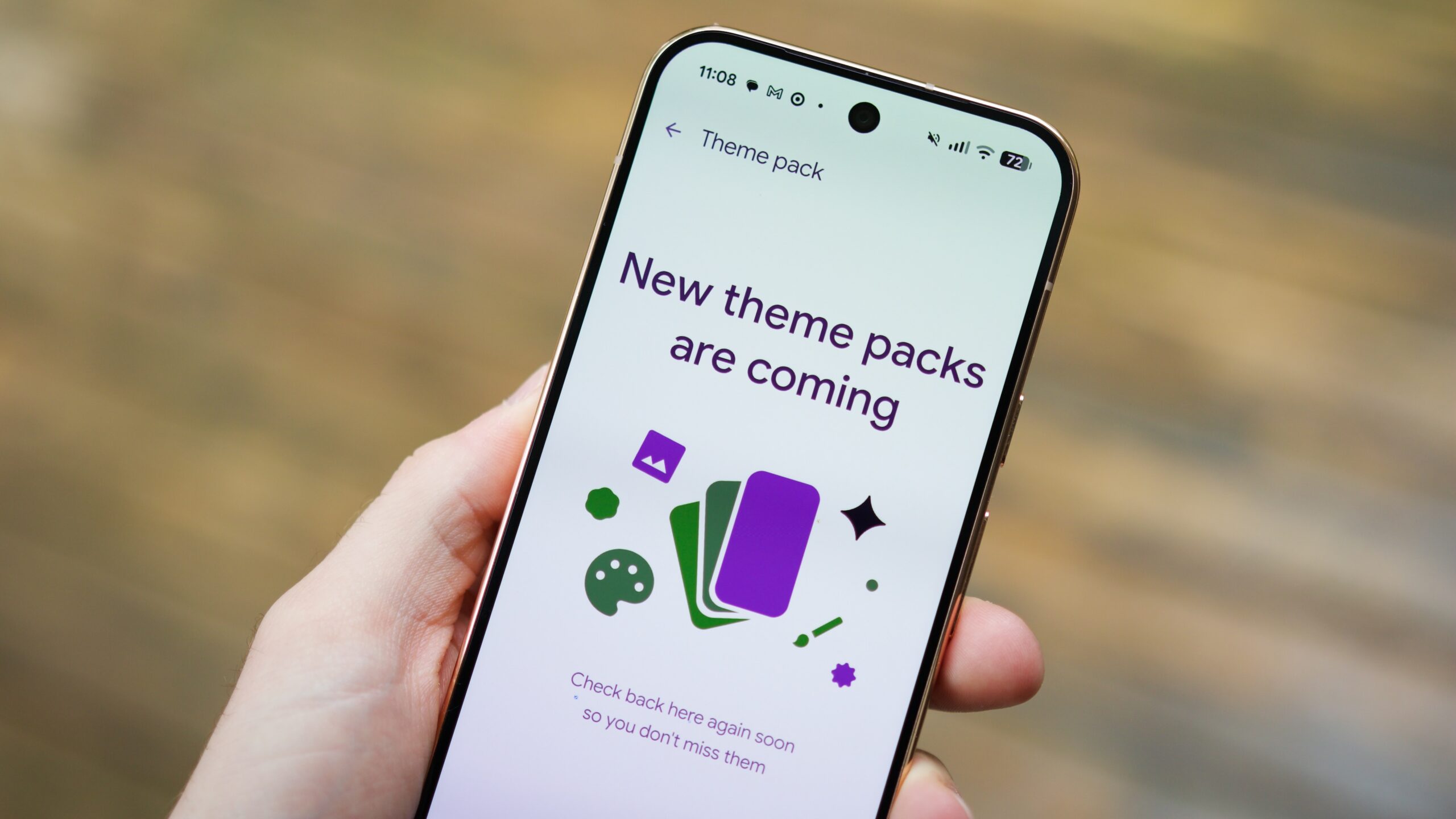 Pixel Theme pack screen on a Pixel phone.