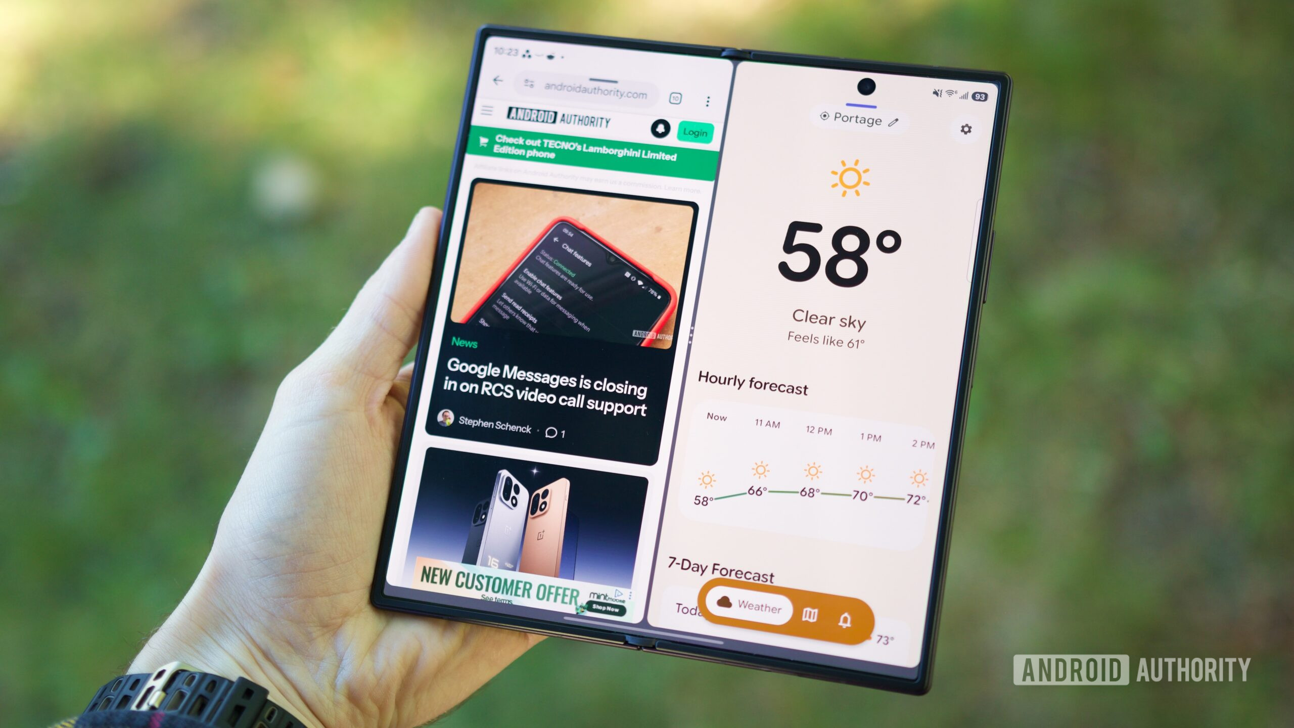 Split screen multitasking on the Galaxy Z Fold 8 Ultra.