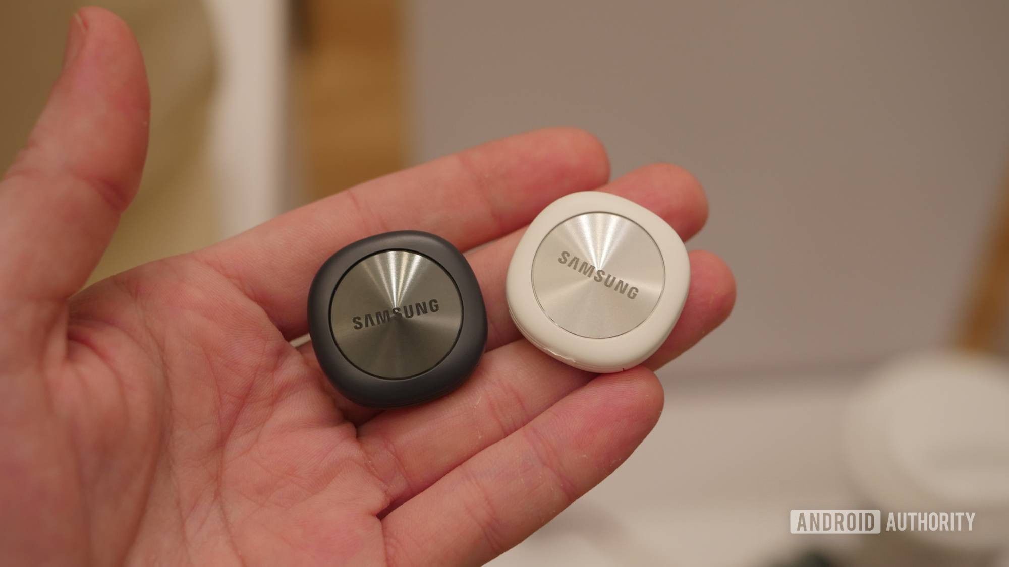Samsung’s SmartTag 3 is smaller, smarter, and iPhone-friendly
