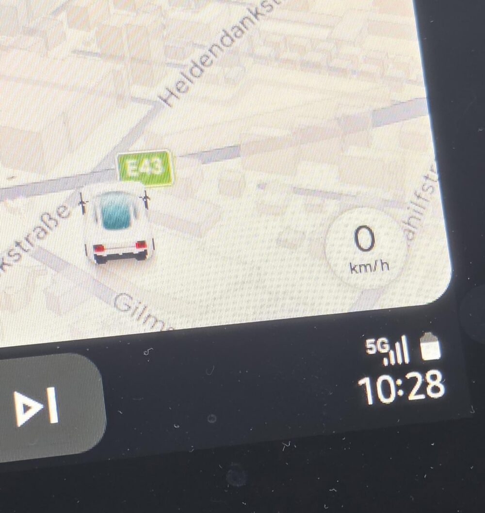 Android Auto restores missing signal icon for more drivers