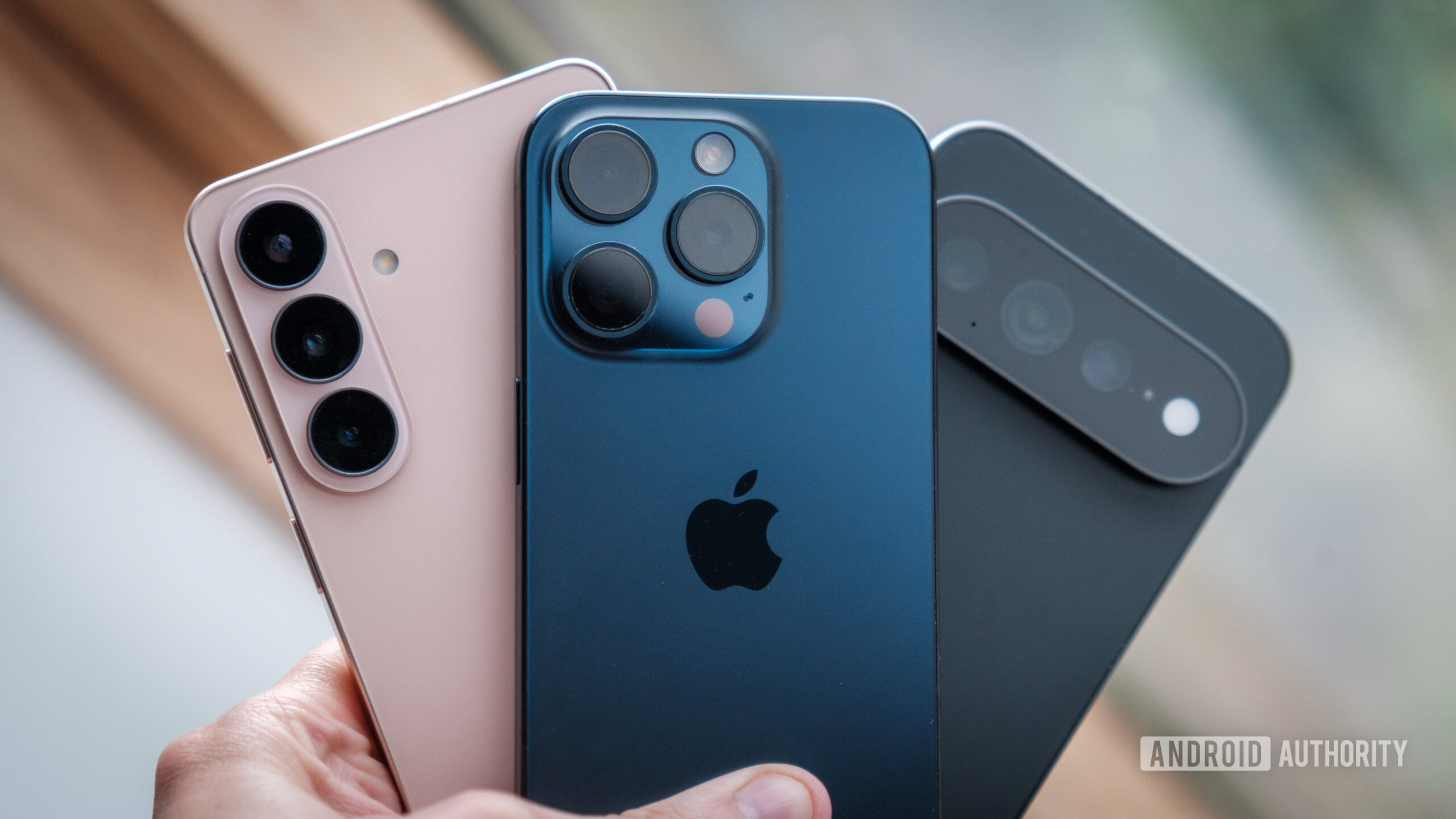 Pixel 11 Pro vs S26 Plus: Best Gaming Camera Test [2026]