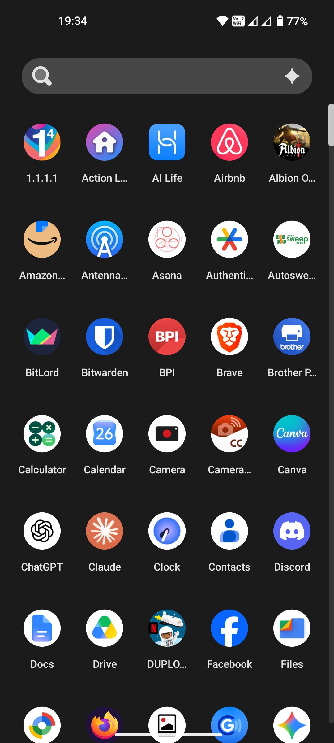 Hyperion Launcher interface on Android phone (2)
