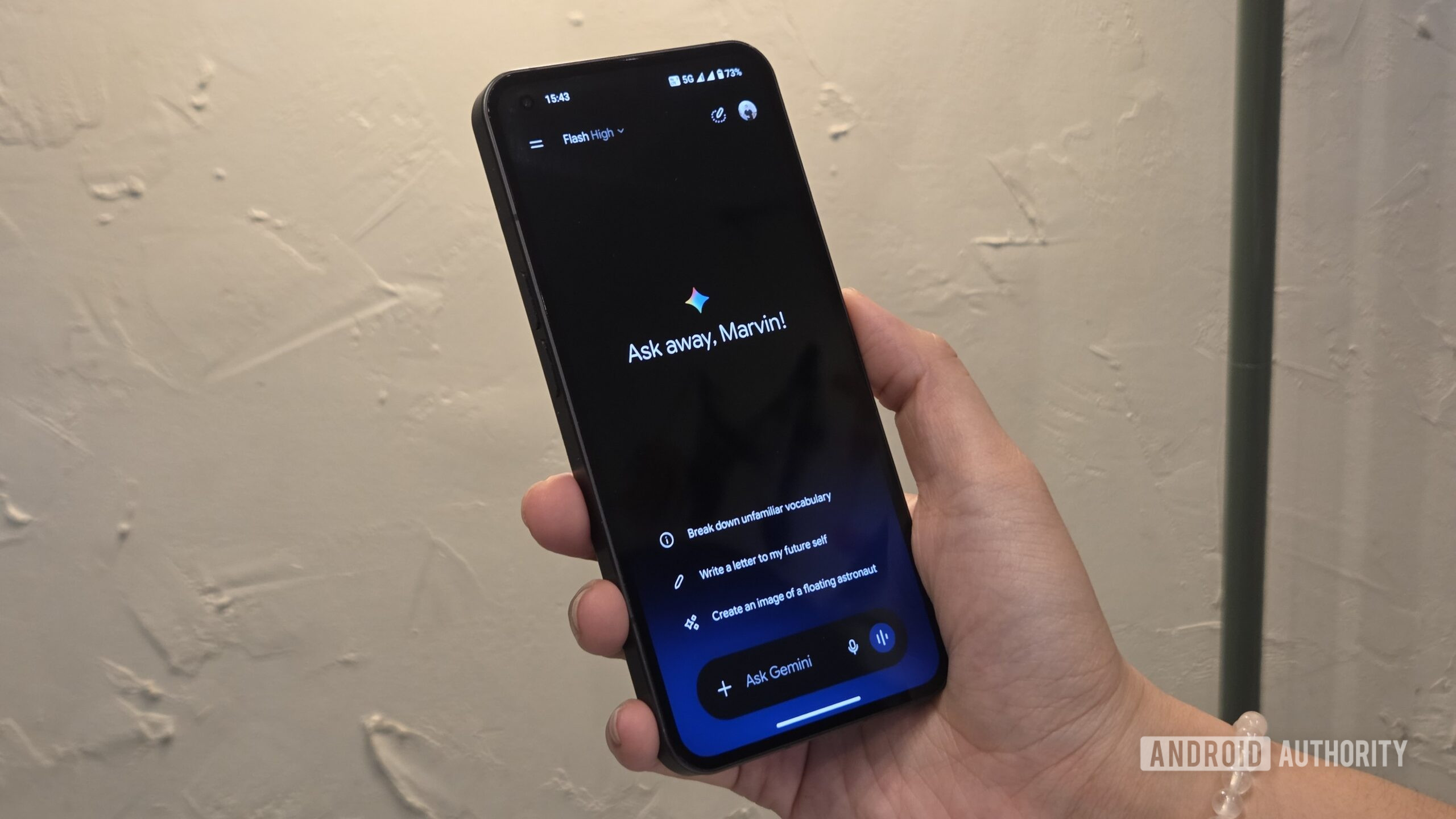 Nothing Phone 1 showing welcome screen of Gemini Android app (1)