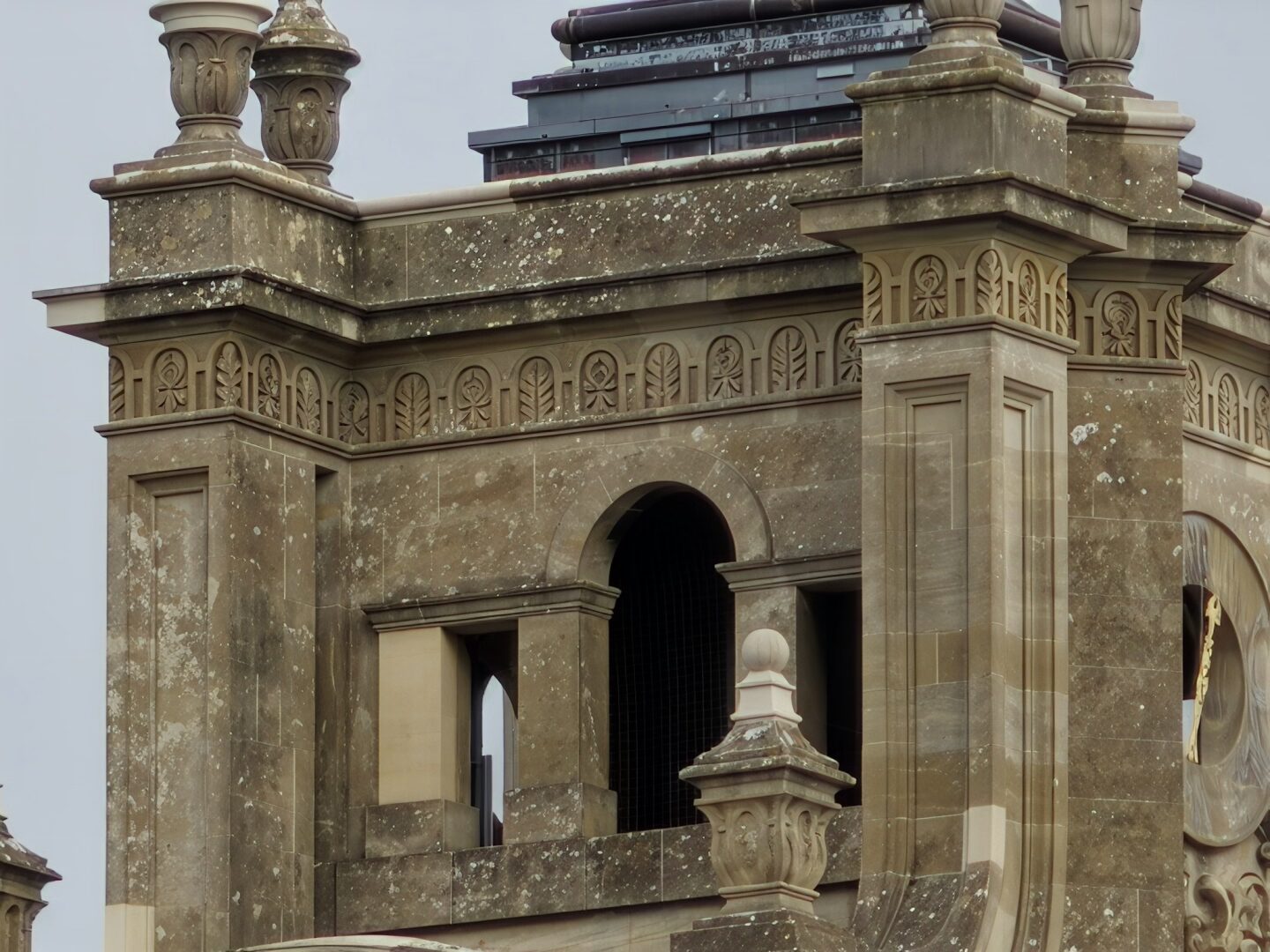Oppo Find X10 Pro Max camera sample 30x AI zoom castle roof