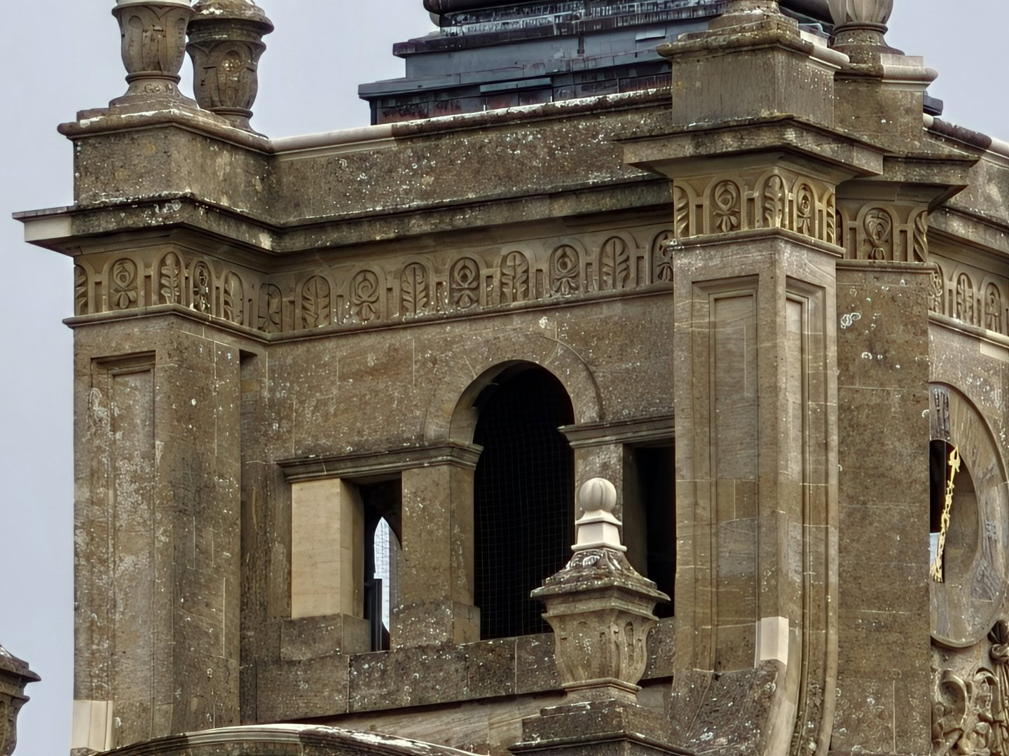 Oppo Find X10 Pro Max camera sample 30x no AI zoom castle roof