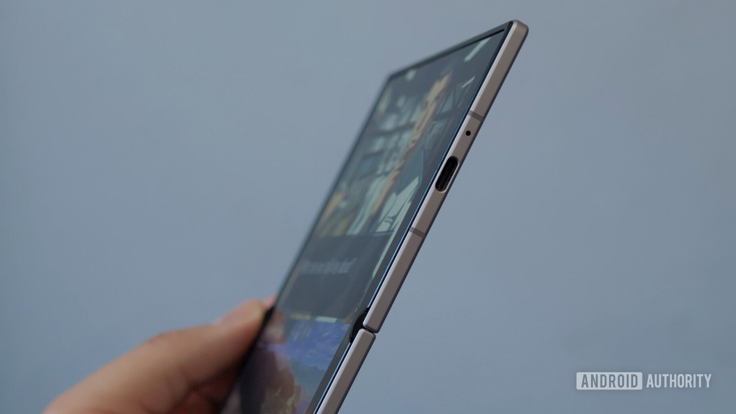 Samsung Galaxy Z Fold 8 USB port Samsung Galaxy Z Fold 8 USB port