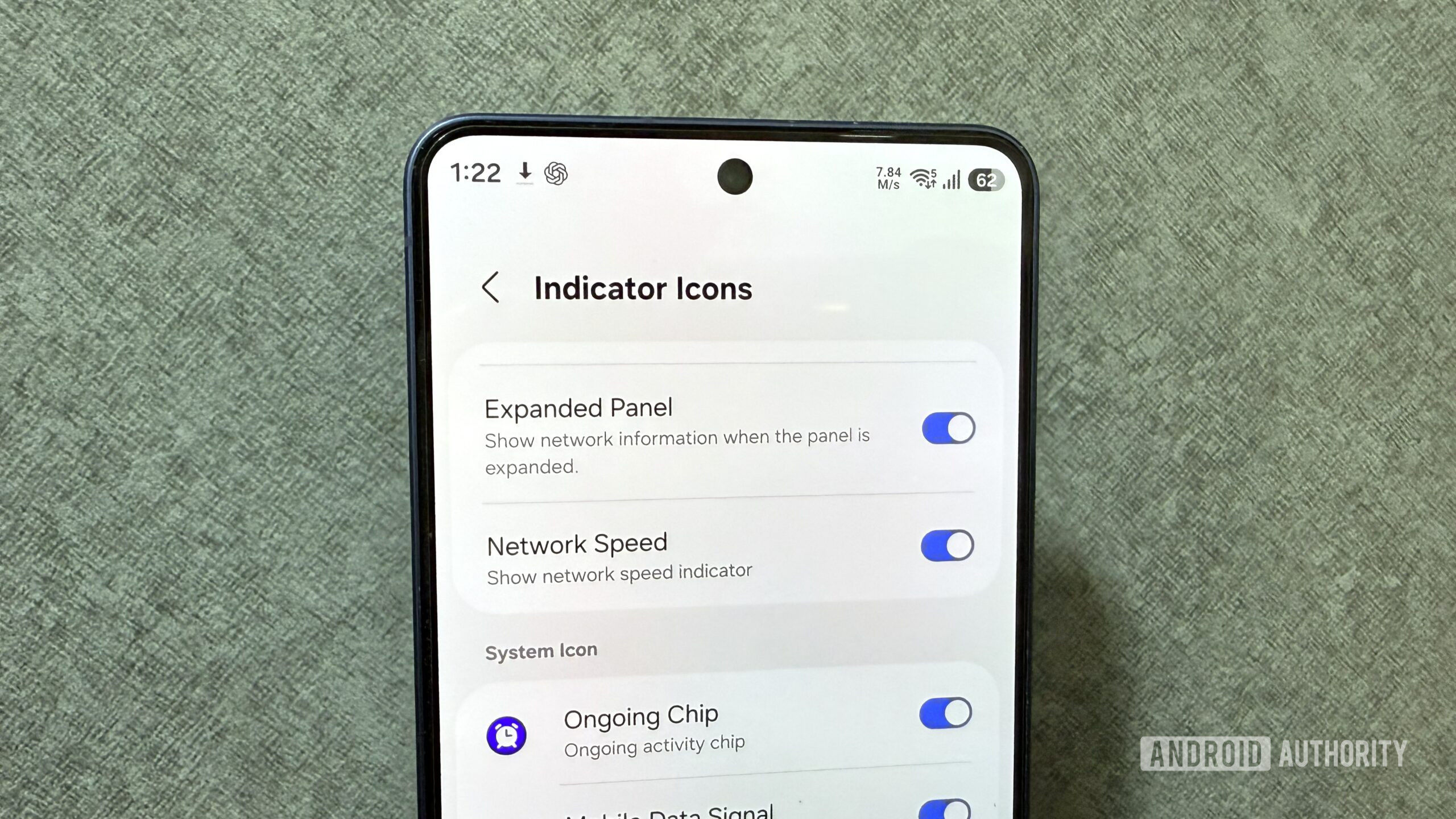 Samsung phone showing network speed in status bar