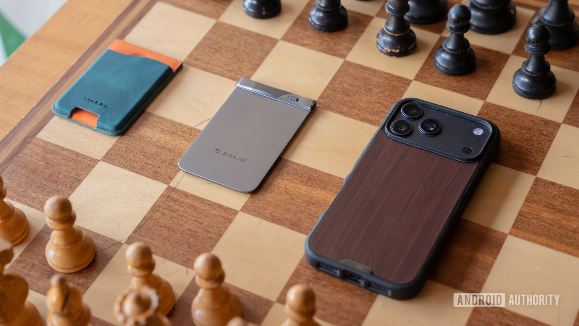 Soulog Sense, wallet, and phone separated 1