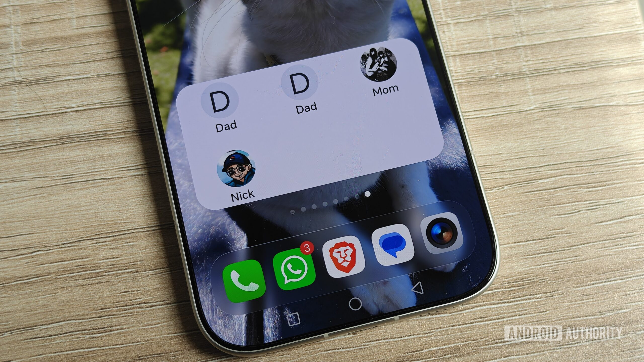 the google contacts widget on a phone the google contacts widget on a phone
